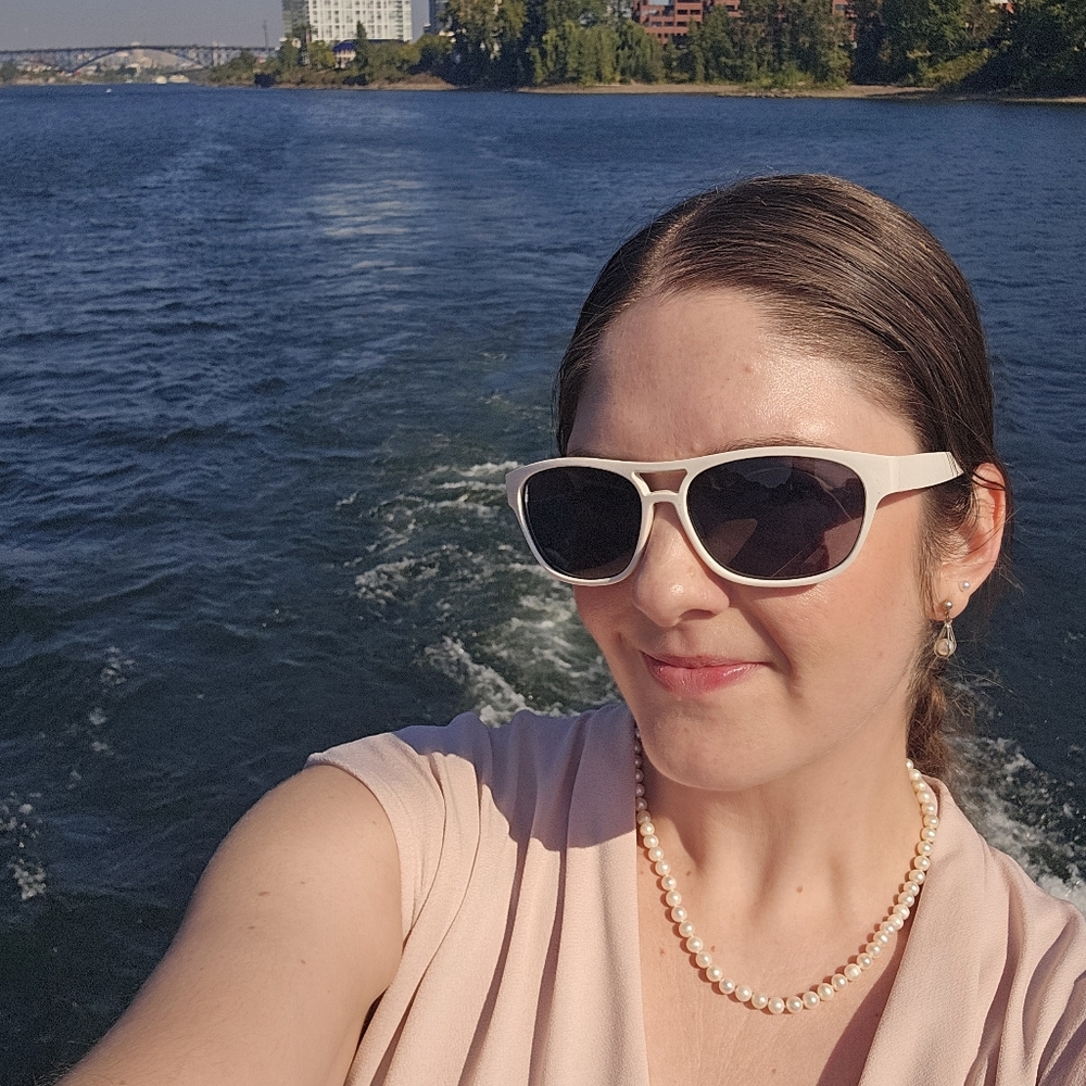 Meet your Posher, Ami